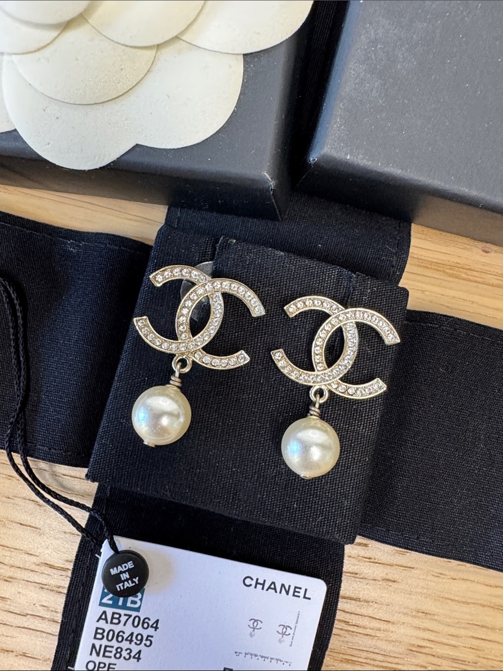 Chanel 21B Pearl Drop CC Logo Earrings - Gold Champagne, Crystal & Pearl